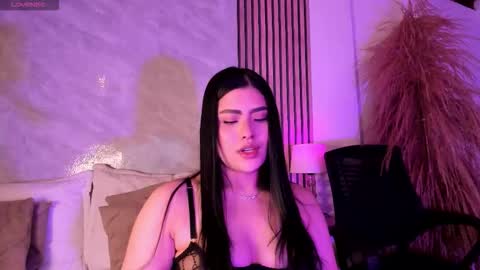 Snapshot of amanda_26 chatting on 9, 11, 2025 Luisa online show from 9, 11, 2025