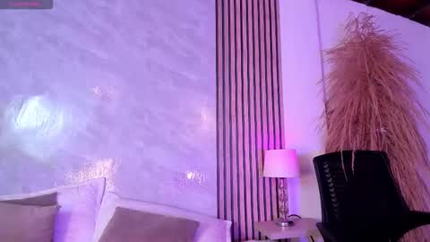 Snapshot of amanda_26 chatting on 16, 12, 2025 Luisa online show from 16, 12, 2025