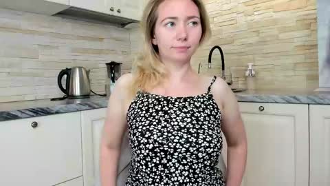 Snapshot of amanda___grey chatting on 9, 6, 2026 Amanda insta amanda grey online show from 9, 6, 2026