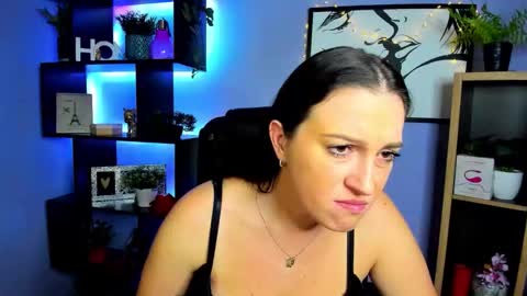 Snapshot of amanda_burn chatting on 18, 12, 2025 Amanda online show from 18, 12, 2025