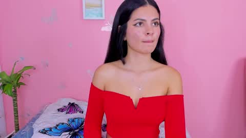 Snapshot of amanda_lorense chatting on 25, 12, 2024 Thalia online show from 25, 12, 2024