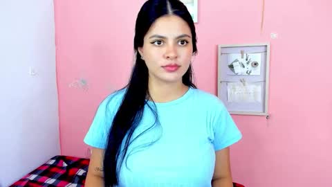 Snapshot of amanda_lorense chatting on 24, 9, 2025 Thalia online show from 24, 9, 2025