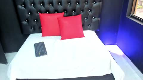 Snapshot of amanda_noir chatting on 3, 12, 2025 amanda_noir online show from 3, 12, 2025