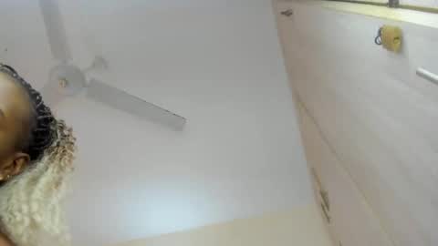 Snapshot of amanda_tint chatting on 22, 10, 2025 Amanda tint online show from 22, 10, 2025