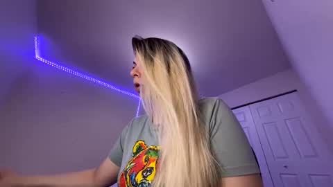 Snapshot of amandainbloom chatting on 25, 2, 2025 Amanda online show from 25, 2, 2025