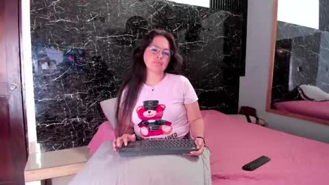 Snapshot of amara_luxe chatting on 2, 10, 2025 amara_luxe online show from 2, 10, 2025