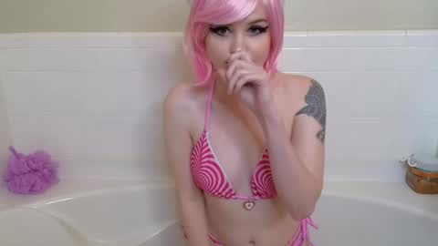 Snapshot of amaramoonglow chatting on 28, 11, 2025 Amara online show from 28, 11, 2025