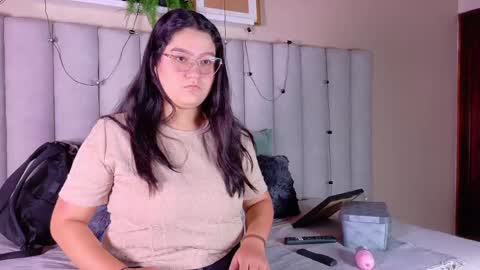 Snapshot of amatistasky__ chatting on 23, 4, 2026 AMATISTA online show from 23, 4, 2026