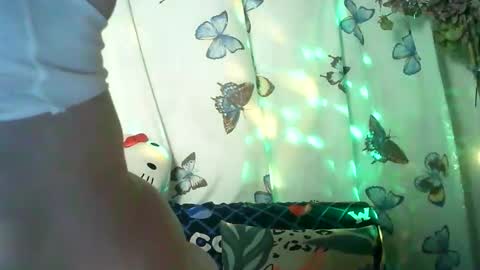 Snapshot of amazing_angel22 chatting on 4, 4, 2026 amazing angel online show from 4, 4, 2026