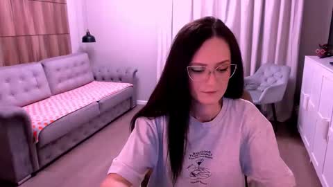 Snapshot of amazingeyes89 chatting on 27, 4, 2026 Izza online show from 27, 4, 2026