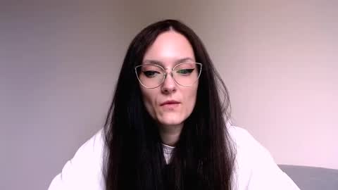 Snapshot of amazingeyes89 chatting on 30, 4, 2026 Izza online show from 30, 4, 2026