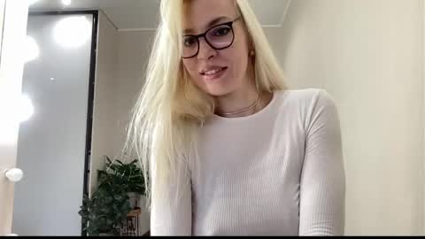 Snapshot of amazingkelly chatting on 19, 4, 2026 Kelly online show from 19, 4, 2026