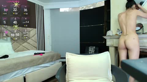 Ambar Ross online show from 9, 1, 2025