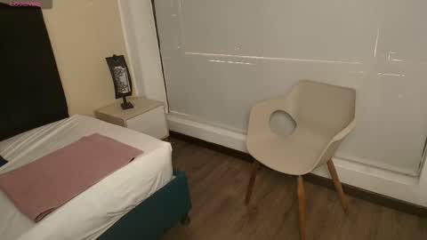 Ambar Ross online show from 21, 9, 2025