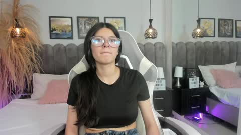 Snapshot of amber__hill_ chatting on 23, 4, 2026 amber__hill_ online show from 23, 4, 2026