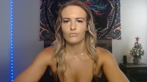 Snapshot of amber__xoxo chatting on 2, 12, 2025 Amber online show from 2, 12, 2025