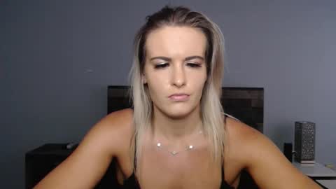 Snapshot of amber__xoxo chatting on 18, 5, 2026 Amber online show from 18, 5, 2026