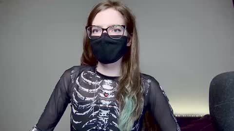 Amber non-nude model online show from 2, 12, 2025