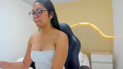  AMBER PEARSON  online show from 14, 4, 2026