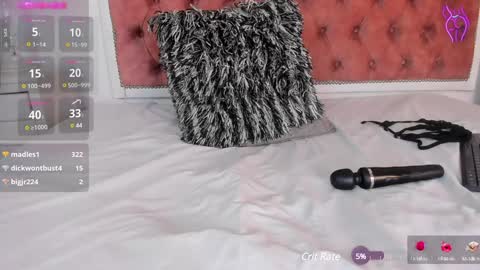 Snapshot of amber_roose75 chatting on 8, 1, 2025 julieta online show from 8, 1, 2025