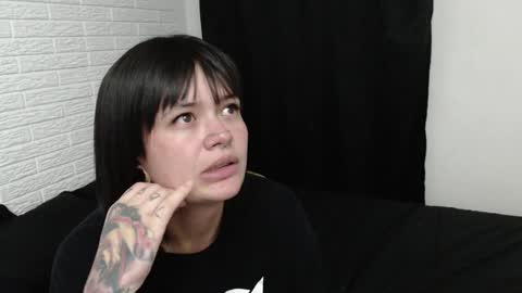 Snapshot of amber_rouss chatting on 4, 1, 2025 ROUSS online show from 4, 1, 2025