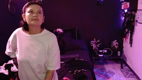 Snapshot of amber_rouss chatting on 14, 4, 2026 ROUSS online show from 14, 4, 2026