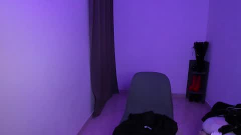 Snapshot of amber_smith20 chatting on 25, 3, 2026 find me here --- online show from 25, 3, 2026