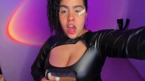 Snapshot of amber_smith20 chatting on 29, 4, 2026 find me here --- online show from 29, 4, 2026
