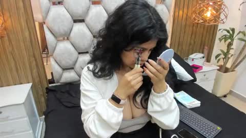Snapshot of amber_storrm chatting on 21, 10, 2025 amber online show from 21, 10, 2025