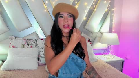 Snapshot of amber_villalobos chatting on 29, 1, 2025 Tell me Amber online show from 29, 1, 2025