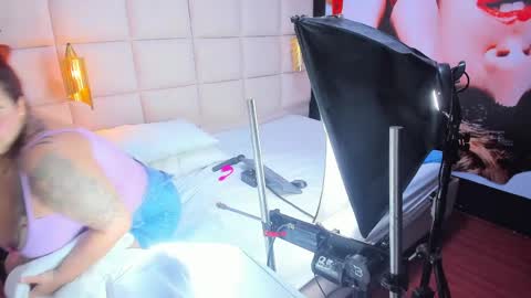 Amber .. online show from 6, 4, 2026