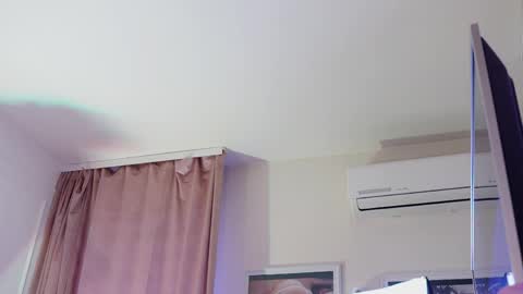 Amberseyes online show from 8, 6, 2026