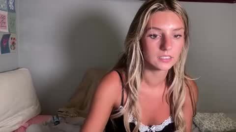 Snapshot of ambiebambiii chatting on 5, 5, 2026 ambie bambi amber griz online show from 5, 5, 2026