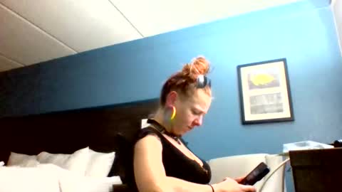 Snapshot of ambionce chatting on 18, 4, 2026 ambionce online show from 18, 4, 2026