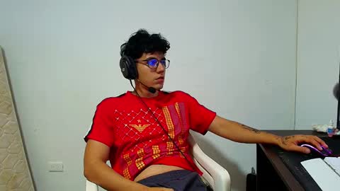 Snapshot of ameli_and_lucas chatting on 28, 1, 2025 Amelia  Lucas online show from 28, 1, 2025