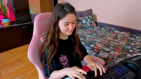 Snapshot of ameli_moon chatting on 11, 4, 2026 Eileen online show from 11, 4, 2026