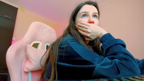 Snapshot of ameli_moon chatting on 15, 4, 2026 Eileen online show from 15, 4, 2026