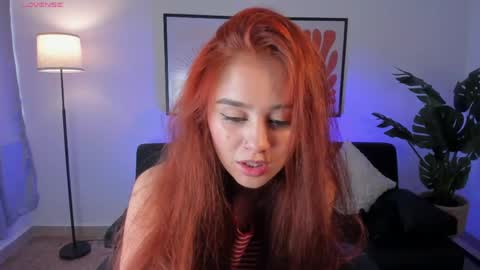 Snapshot of amelia_saenz_ chatting on 7, 5, 2026 Amelia online show from 7, 5, 2026