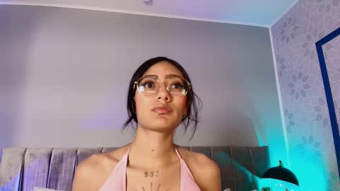 Snapshot of ameliaa_moon_ chatting on 8, 10, 2025 lia online show from 8, 10, 2025