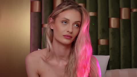 Snapshot of ameliaangell chatting on 16, 1, 2025 Amelia online show from 16, 1, 2025