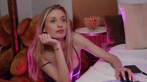 Snapshot of ameliaangell chatting on 25, 1, 2025 Amelia online show from 25, 1, 2025