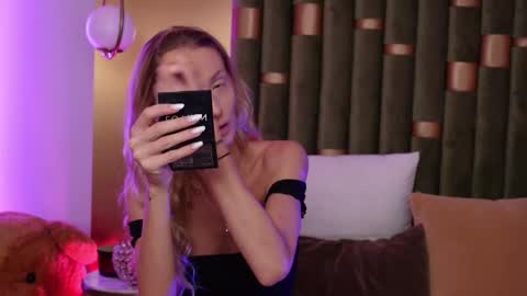 Snapshot of ameliaangell chatting on 24, 9, 2025 Amelia online show from 24, 9, 2025