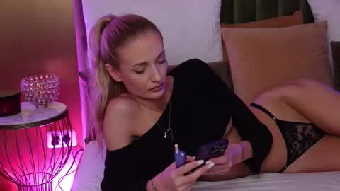 Snapshot of ameliaangell chatting on 26, 9, 2025 Amelia online show from 26, 9, 2025
