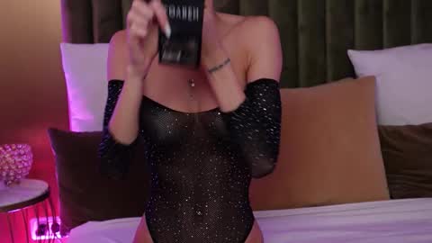Snapshot of ameliaangell chatting on 8, 10, 2025 Amelia online show from 8, 10, 2025