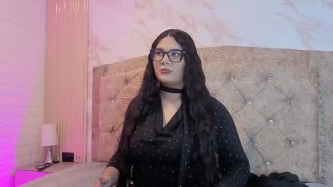 AMELIA CASTELL  online show from 2, 3, 2026