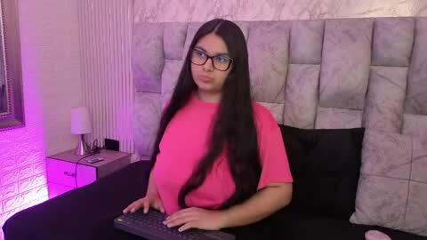 AMELIA CASTELL  online show from 17, 4, 2026