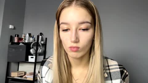 Snapshot of ameliaduraku chatting on 15, 10, 2025 Catherine online show from 15, 10, 2025