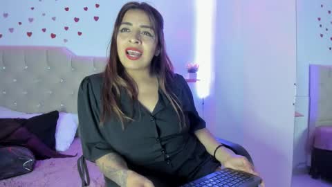 Snapshot of amelie01bronw chatting on 9, 6, 2026 amelie brown online show from 9, 6, 2026