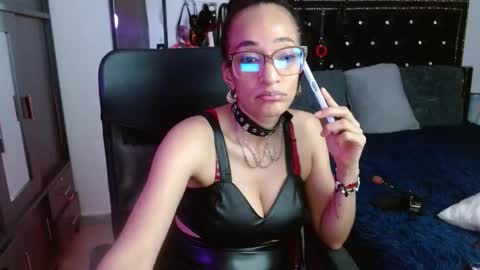 amelie__martinez online show from 17, 11, 2025