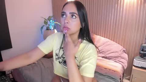 Snapshot of amelie_x chatting on 7, 11, 2025 Amelie online show from 7, 11, 2025